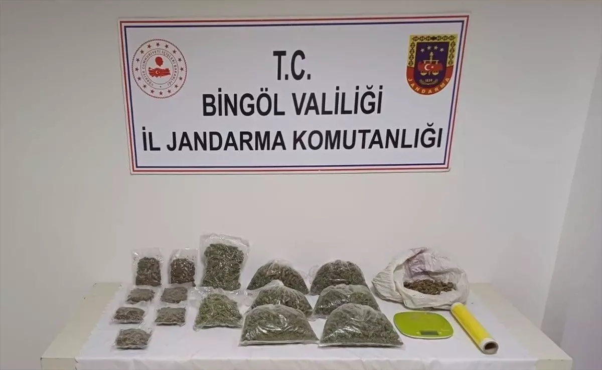bingolde duzenlenen uyusturucu operasyonunda 36 kilo esrar ele gecirildi kaFu8167.jpg