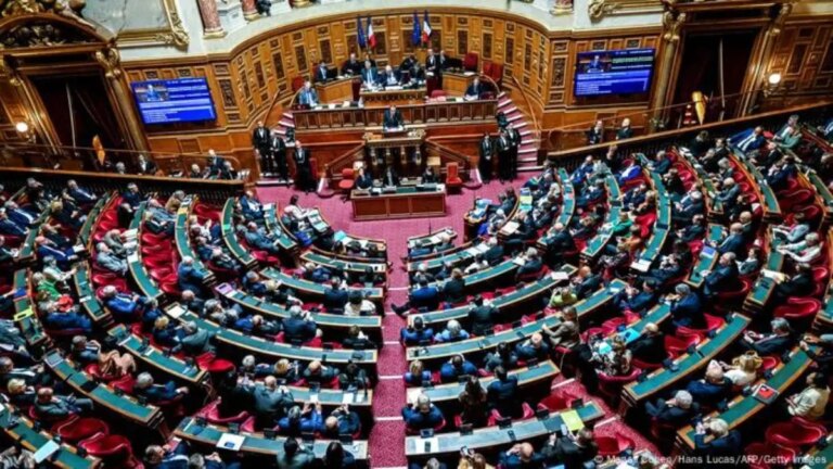 fransada hukumet krizi asildi 8VkxPRuP.jpg