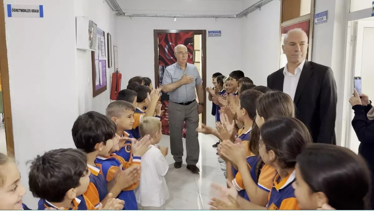 Hızır Yavuz, 43 Yıl Sonra Öğretmenlik Mesleğine Veda Etti hizir yavuz 43 yil sonra ogretmenlik meslegine veda etti tYfghJs4.jpg