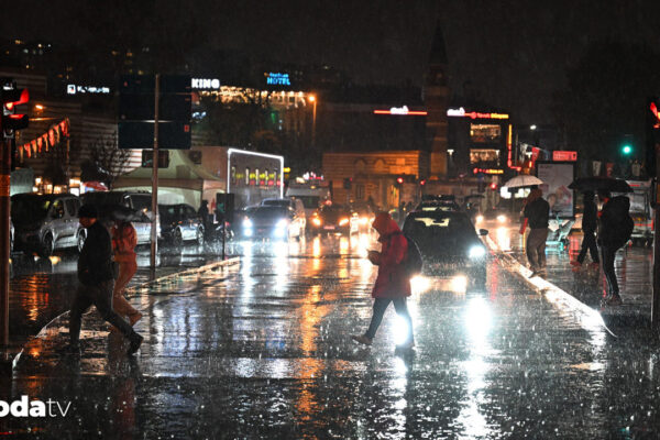 istanbulda simsek firtinasi beklenen saganak basladi 7CPBItn5.jpg