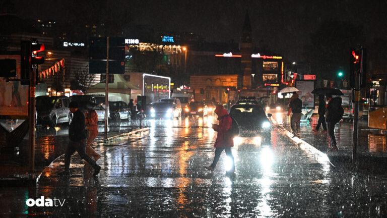 istanbulda simsek firtinasi beklenen saganak basladi 7CPBItn5.jpg