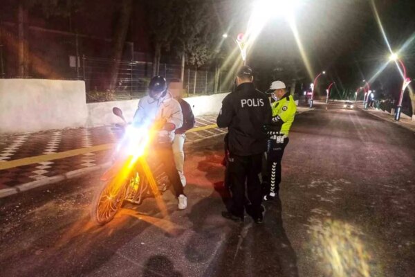 manisada guven uygulamasi 7 yakalandi 10a adli islem Xx82M9eU.jpg