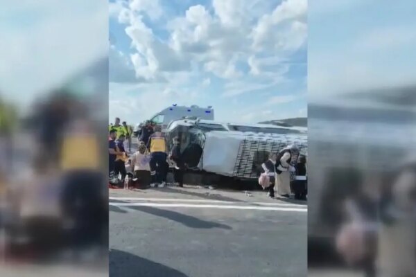 Osmaniye’de Yolcu Minibüsü Devrildi, 13 Yaralı osmaniyede yolcu minibusu devrildi 13 yarali QKM8yJZd.jpg