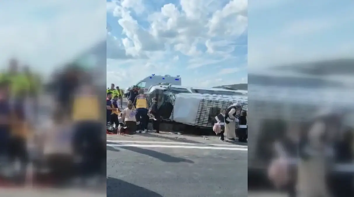 osmaniyede yolcu minibusu devrildi 13 yarali QKM8yJZd.jpg