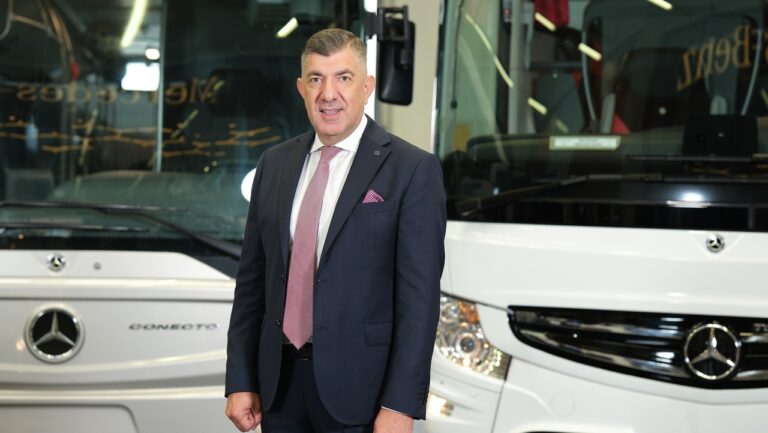 mercedes-benz-turk-otobus-pazarlama-ve-satis-direktoru-osman-n-aksoy-omniplus-on-sektorde-devrim-yaratiyor-cHtrfX45.jpg