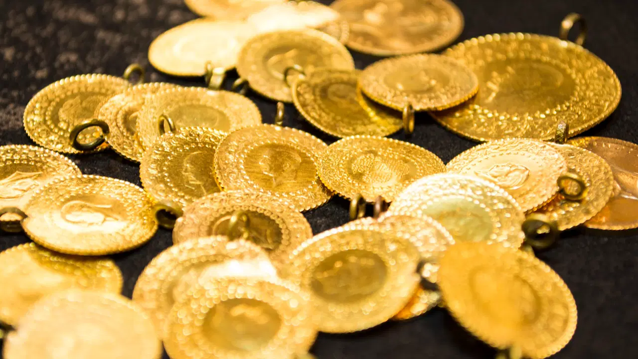 Altın Fiyatları Düşüşte: Gram, Çeyrek ve Cumhuriyet Altını Ne Kadar? 24 Nisan 2026 Güncel Veriler