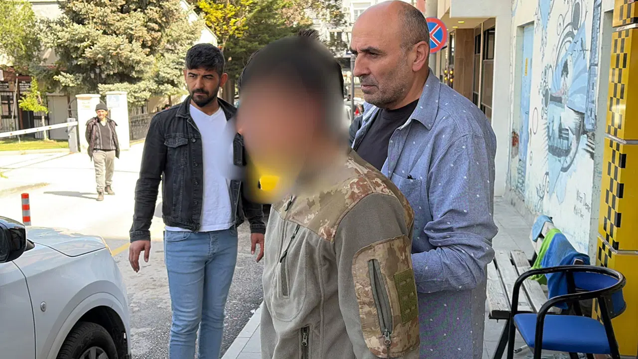 park-halindeki-taksiyi-caldi-tur-atip-mazotunu-doldurup-getirecektim-dedi-6fUfusau